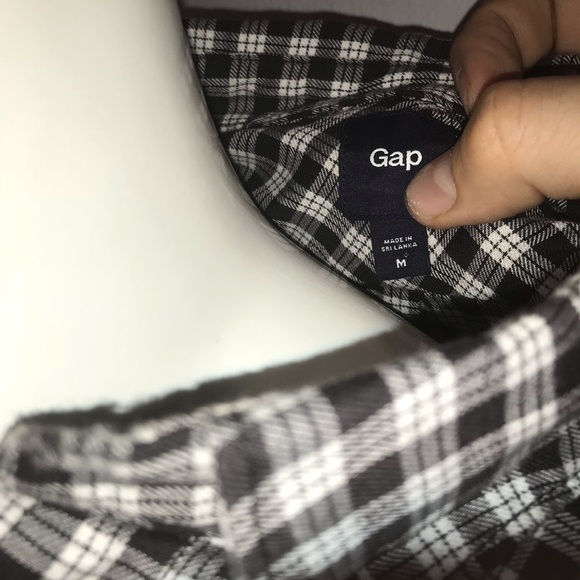 Men’s GAP flannel button down. Make an offer! - Picture 3 of 3